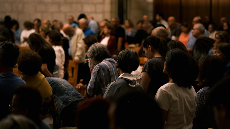 활발하게 의견을 나누고 있는 프로젝트 커뮤니티 멤버들