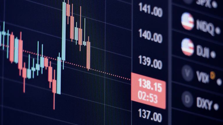 엔캐리 트레이드 청산 공포 일본 금리 인상이 글로벌 자산 시장에 주는 충격 퀀트 및 자동매매 11 하락하는 주식 시장 그래프