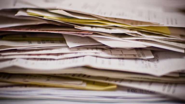 증권사에서 발행한 거래 내역서와 증빙 서류들