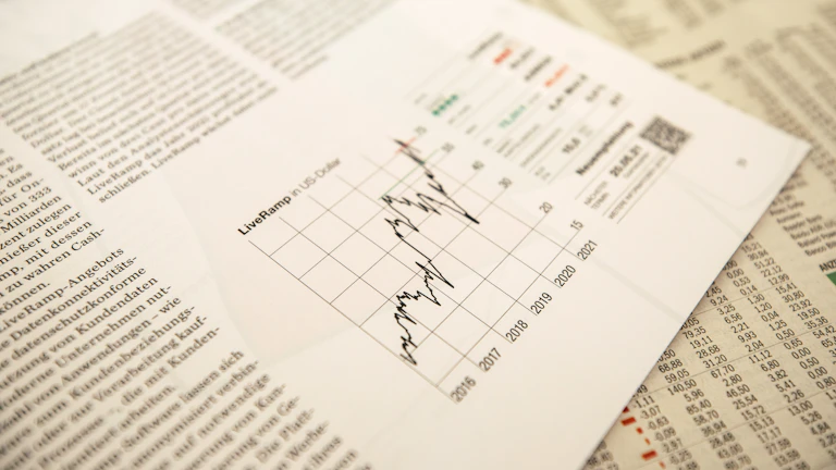 손익 그래프와 화살표가 표시된 이미지