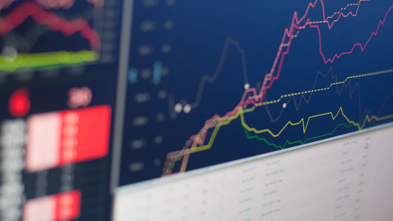 데이터를 분석하는 트레이더