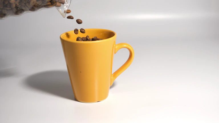 컵 앤 핸들 패턴과 볼륨 프로파일이 함께 표시된 차트