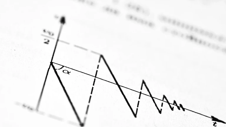 실시간 금융 차트와 알고리즘 트레이딩 대시보드