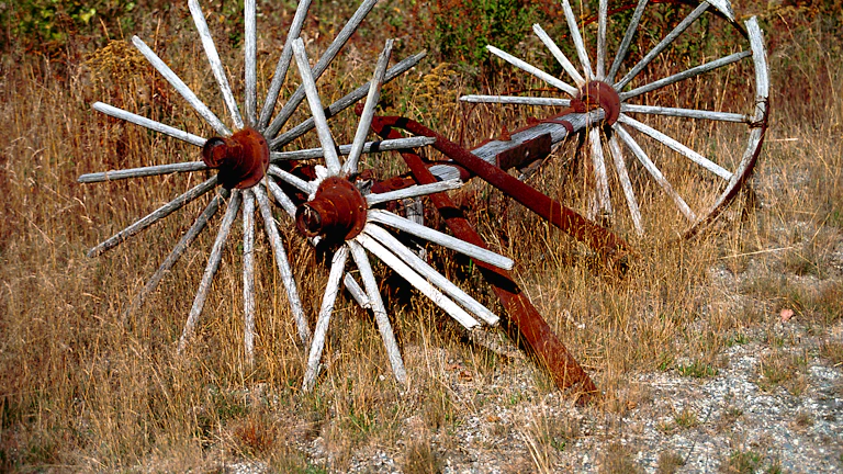 서로 맞물려 돌아가는 기어들