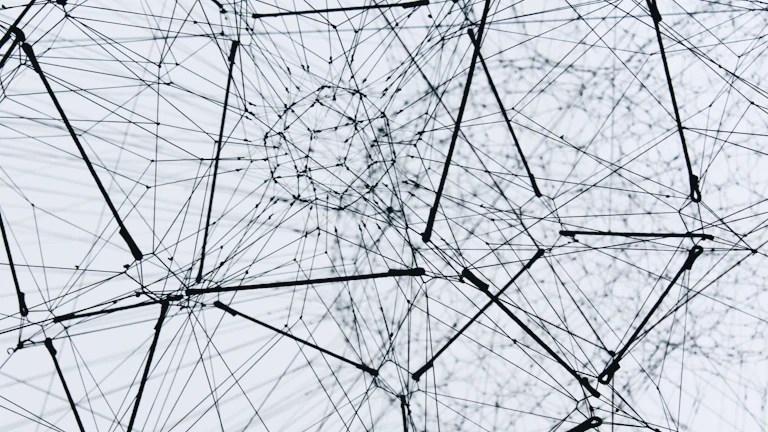 강화학습 기반 자동매매 전략 2026년 데이터 누수와 과적합 방지 설계법 시장 분석 및 전략 9 인공 신경망과 금융 차트가 결합된 데이터 분석 화면